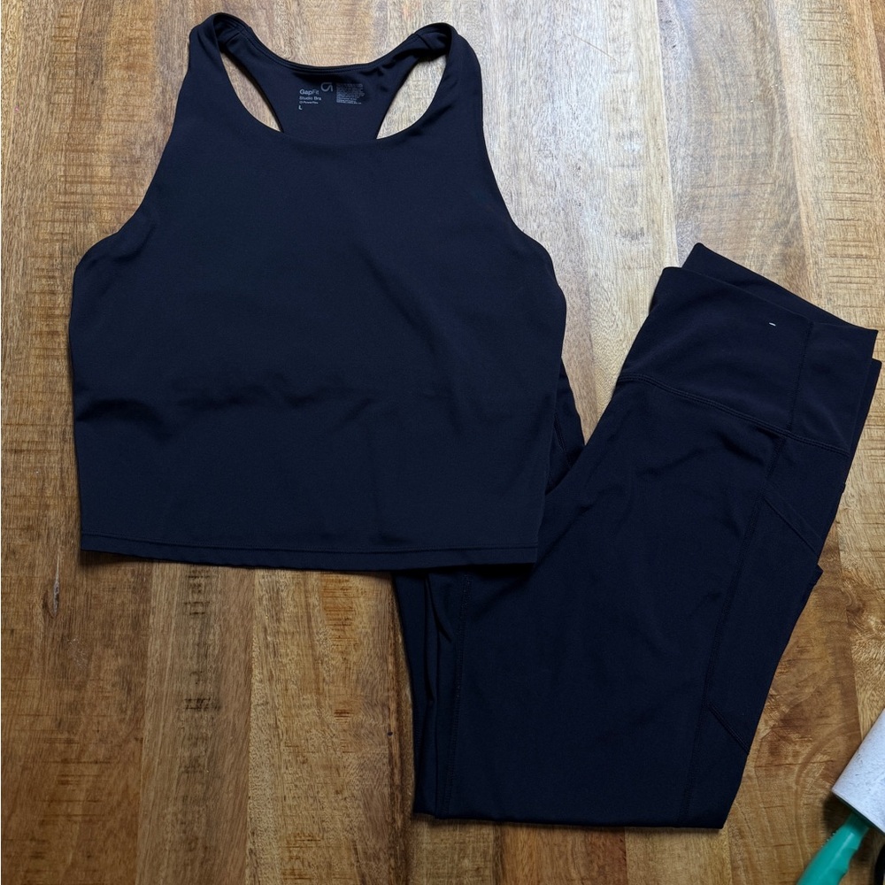 GAP GapFit Studio Bra & Legging Set